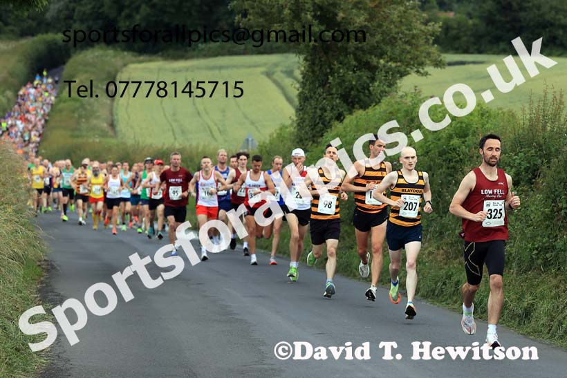 The 2024 Tynedale Pie n Peas 10k Road Race, Ovington to Low Prudhoe Country Park, Northumberland.  Photo: David T. Hewitson/Sports for All Pics